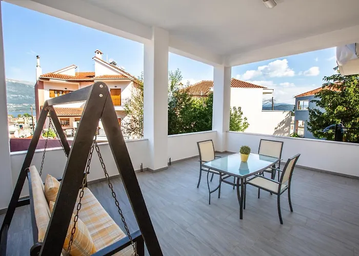 Modern Lake View Apartment